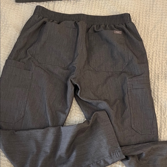 Figs Grey Graphite Scrub Set - Picture 5 of 5